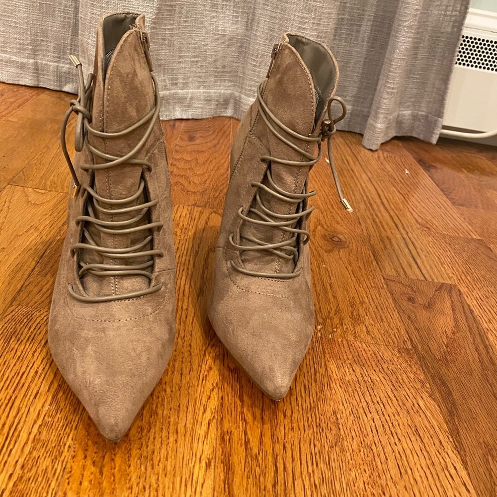 Call it Spring booties - Picture 2 of 4